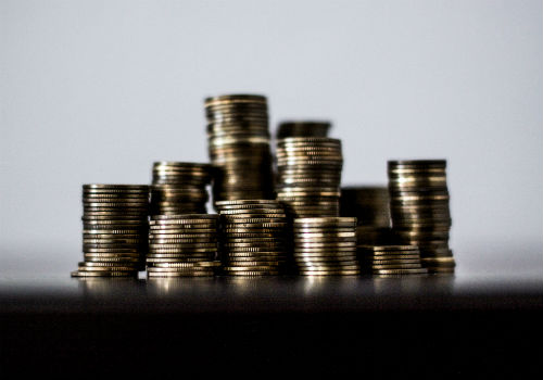Bank of Canada lowers overnight rate target to 0.25 percent